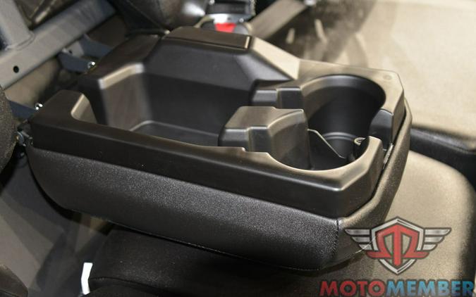 2025 Can-Am Defender DPS HD7