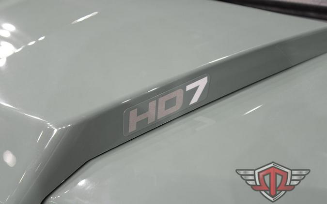 2025 Can-Am Defender DPS HD7