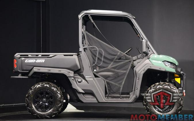 2025 Can-Am Defender DPS HD7