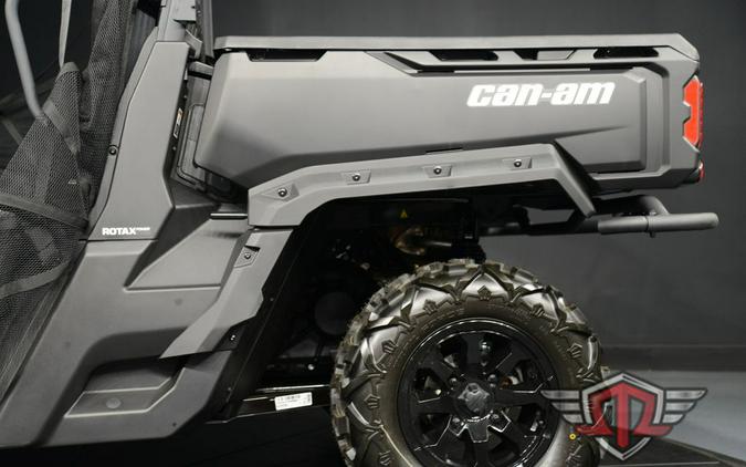 2025 Can-Am Defender DPS HD7