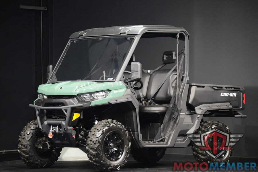 2025 Can-Am Defender DPS HD7