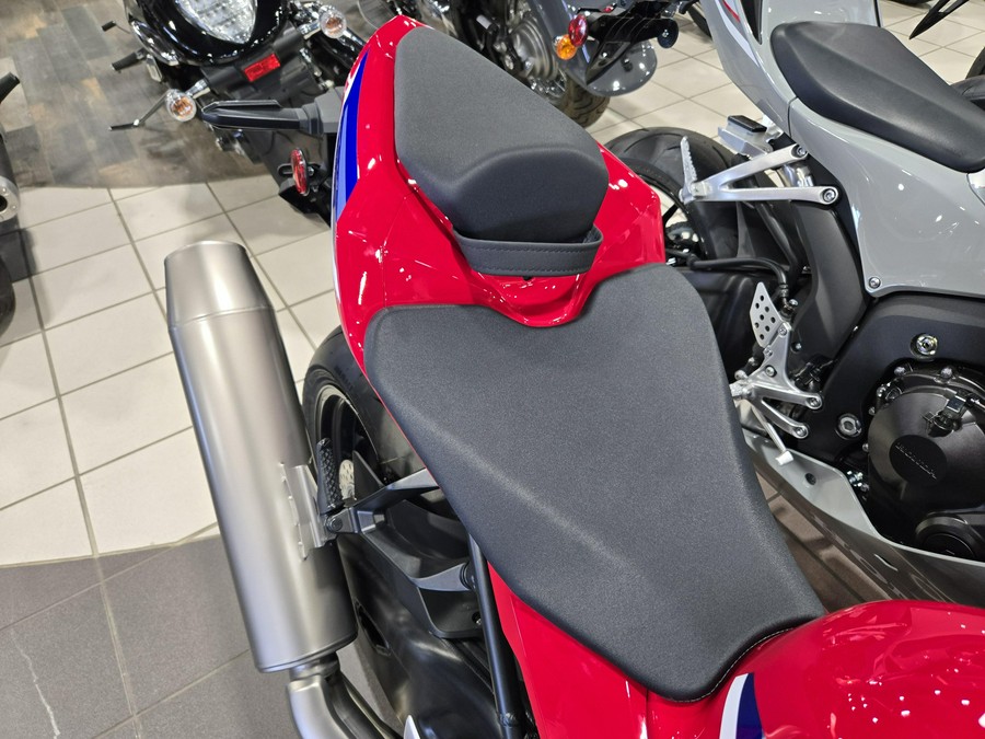 2025 HONDA CBR1000RRR FIREBLADE SP
