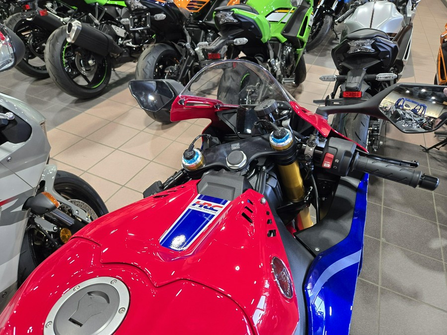 2025 HONDA CBR1000RRR FIREBLADE SP
