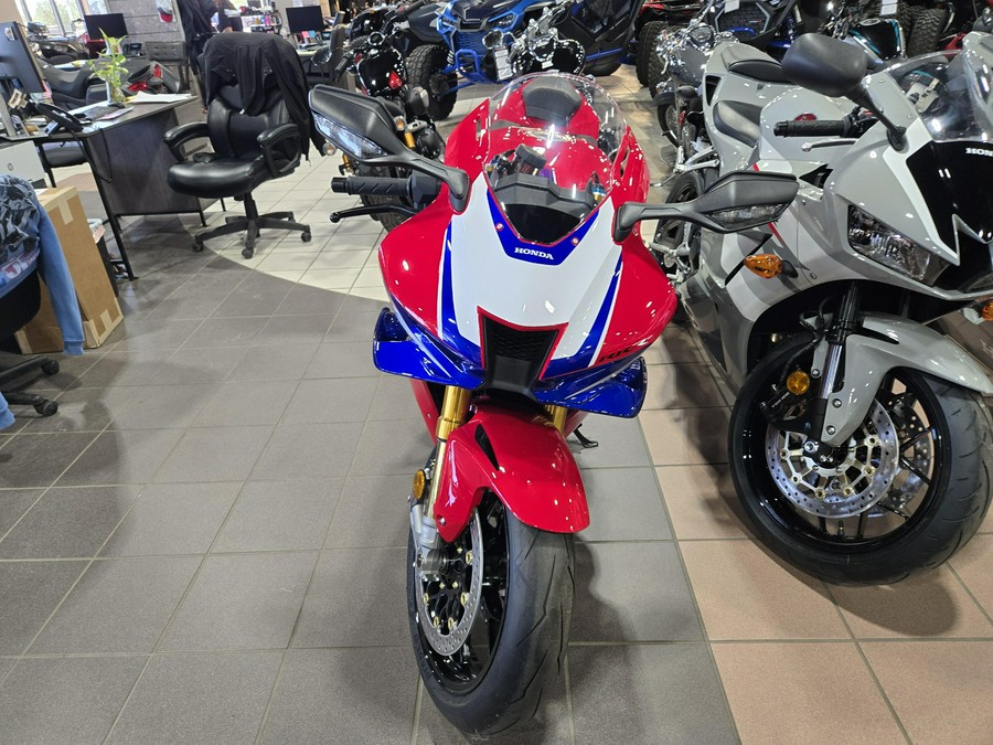 2025 HONDA CBR1000RRR FIREBLADE SP