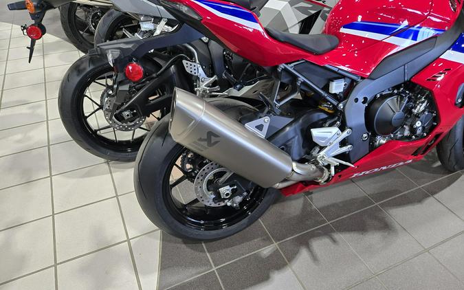 2025 HONDA CBR1000RRR FIREBLADE SP