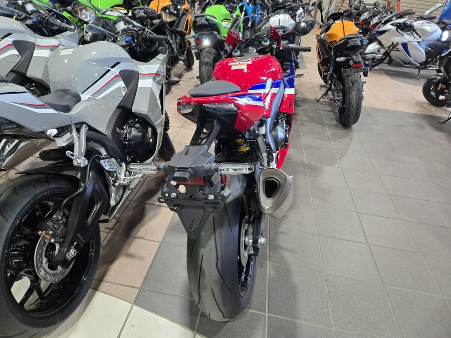 2025 HONDA CBR1000RRR FIREBLADE SP