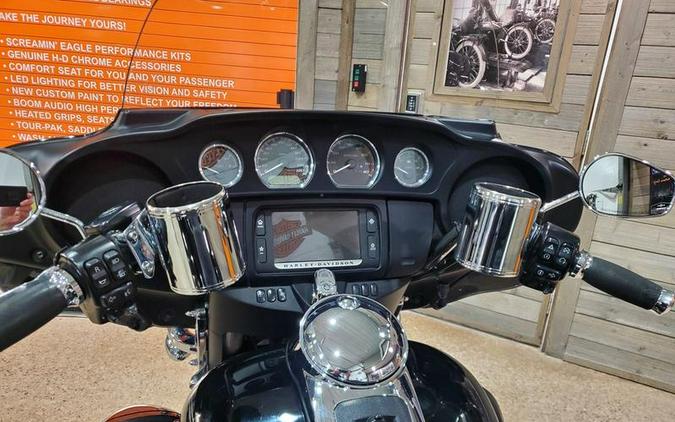 2017 Harley-Davidson® FLHTCUTG - Tri Glide® Ultra