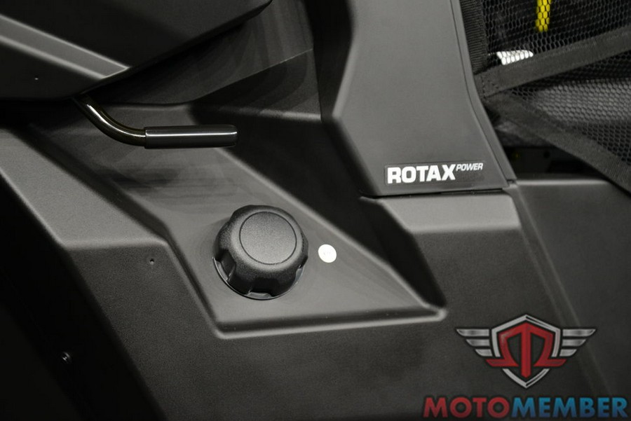 2025 Can-Am Defender DPS HD9