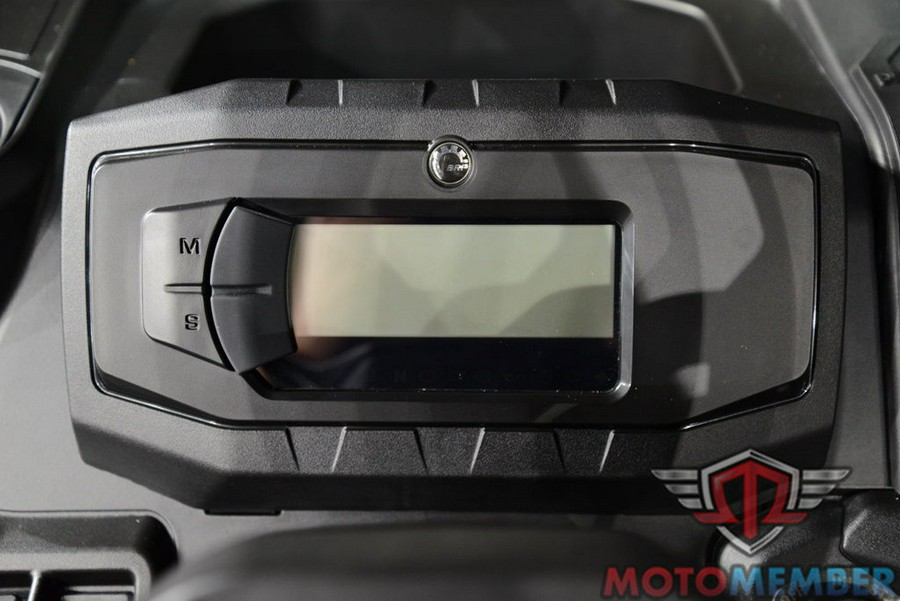 2025 Can-Am Defender DPS HD9