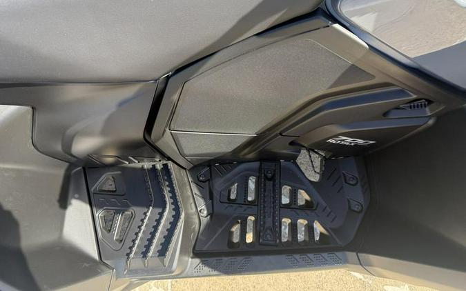 2026 Can-Am® Outlander MAX DPS 700