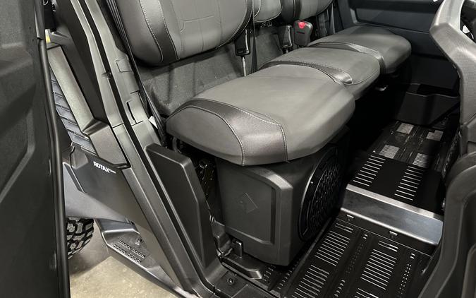 2027 Can-Am Defender XU Limited HD11