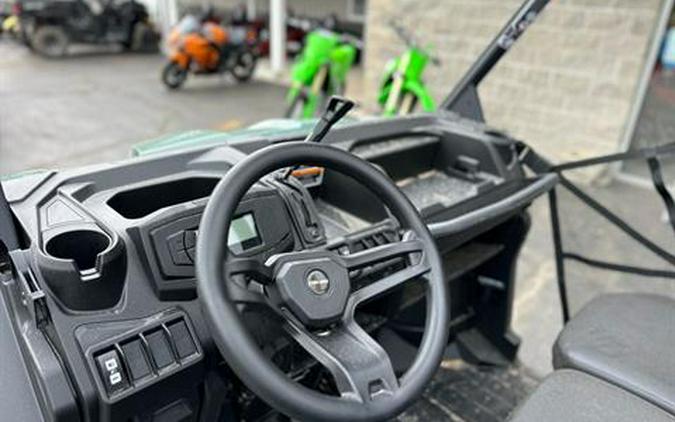 2025 Can-Am Defender DPS HD10