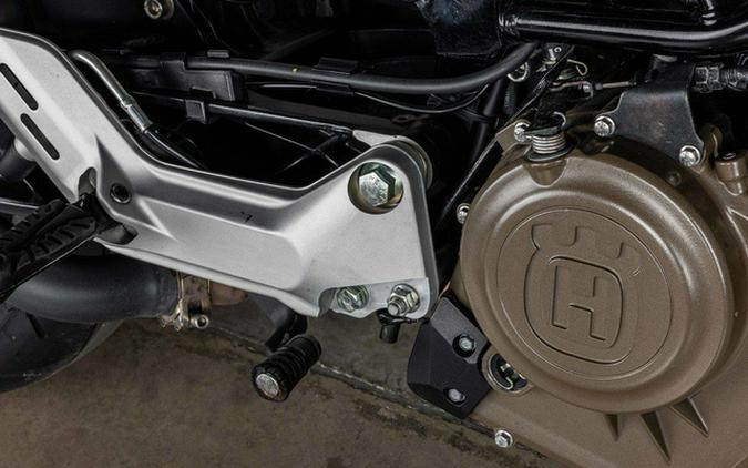 2021 Husqvarna SVARTPILEN 401