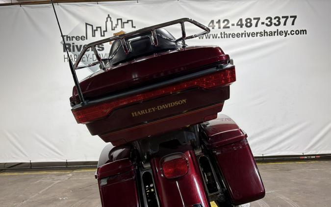 2017 Harley-Davidson® Road Glide® Ultra Two-Tone Mysterious Red Sunglo/Velocity Red Sunglo