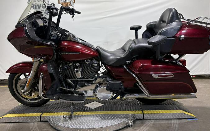 2017 Harley-Davidson® Road Glide® Ultra Two-Tone Mysterious Red Sunglo/Velocity Red Sunglo