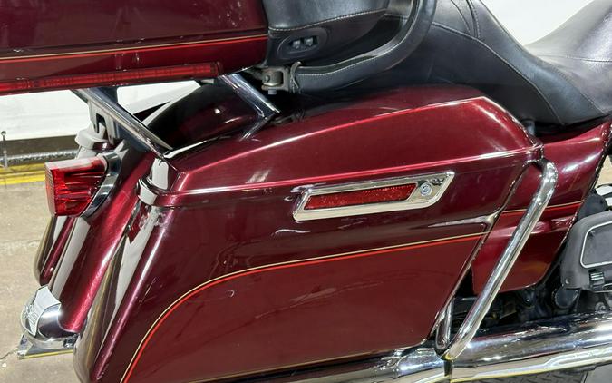 2017 Harley-Davidson® Road Glide® Ultra Two-Tone Mysterious Red Sunglo/Velocity Red Sunglo