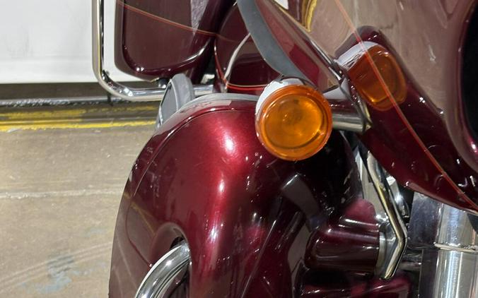 2017 Harley-Davidson® Road Glide® Ultra Two-Tone Mysterious Red Sunglo/Velocity Red Sunglo