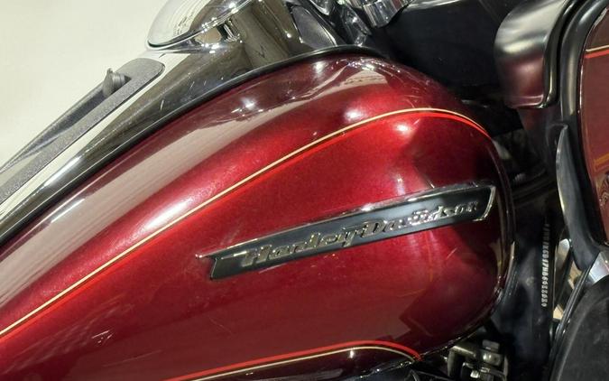2017 Harley-Davidson® Road Glide® Ultra Two-Tone Mysterious Red Sunglo/Velocity Red Sunglo