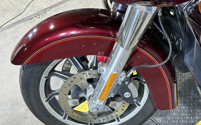 2017 Harley-Davidson® Road Glide® Ultra Two-Tone Mysterious Red Sunglo/Velocity Red Sunglo