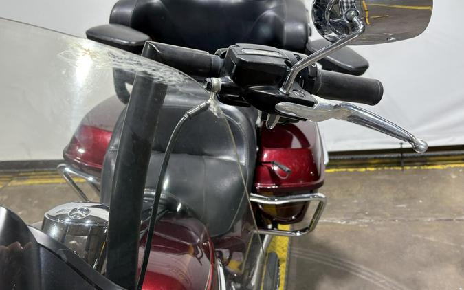 2017 Harley-Davidson® Road Glide® Ultra Two-Tone Mysterious Red Sunglo/Velocity Red Sunglo