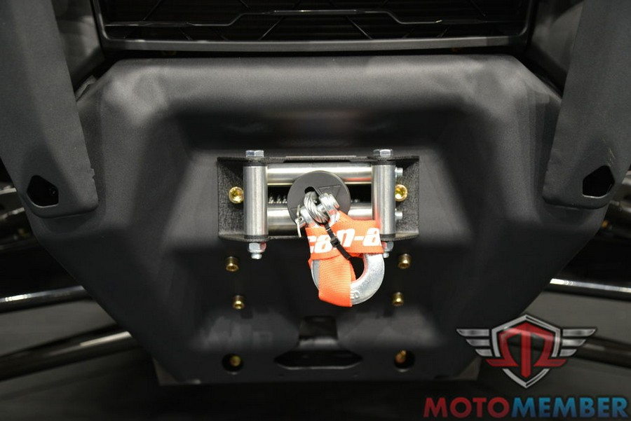 2025 Can-Am Defender MAX XT HD9