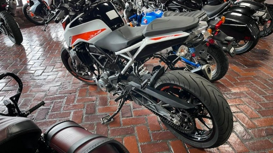 2022 KTM 890 Adventure R