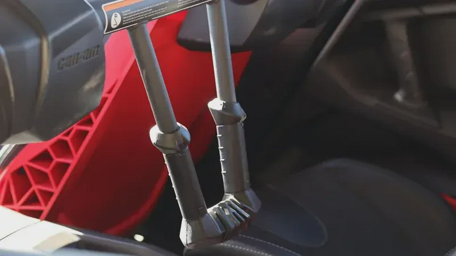 2025 CAN-AM MAVERICK R MAX RS WITH SMARTSHOX 999T DCT