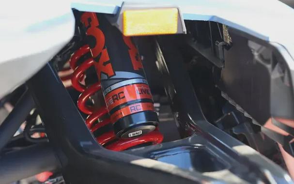 2025 CAN-AM MAVERICK R MAX RS WITH SMARTSHOX 999T DCT