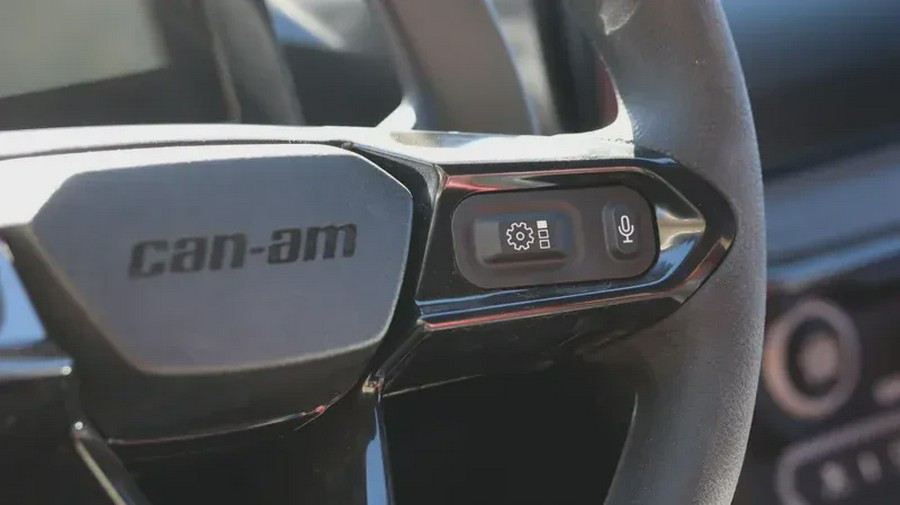 2025 CAN-AM MAVERICK R MAX RS WITH SMARTSHOX 999T DCT