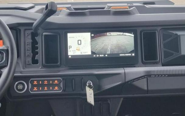 2026 Can-Am® Defender MAX LONE STAR HD11