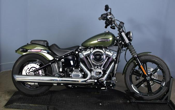 2026 Harley-Davidson Street Bob Olive Steel Metallic Chrome Laced Wheels