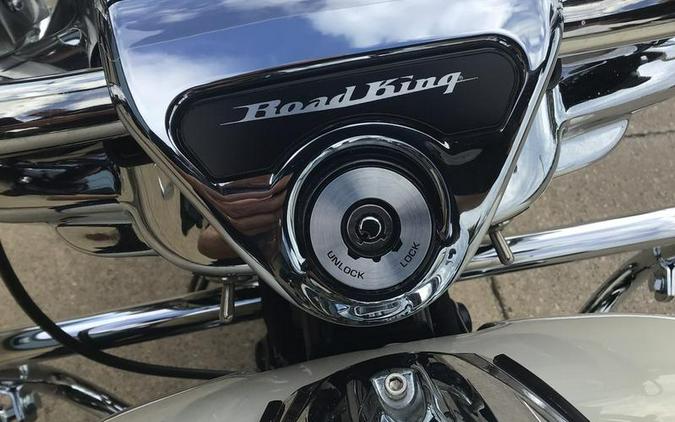 2015 Harley-Davidson® FLHR - Road King®