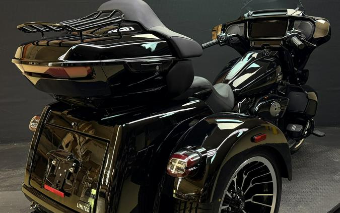 Harley-Davidson® Street Glide 3 Limited 2026 FLHLT VIVID BLACK