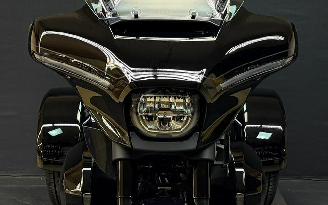Harley-Davidson® Street Glide 3 Limited 2026 FLHLT VIVID BLACK