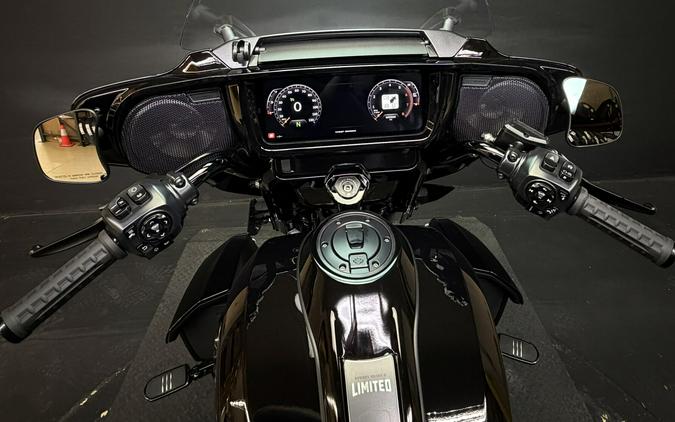 Harley-Davidson® Street Glide 3 Limited 2026 FLHLT VIVID BLACK