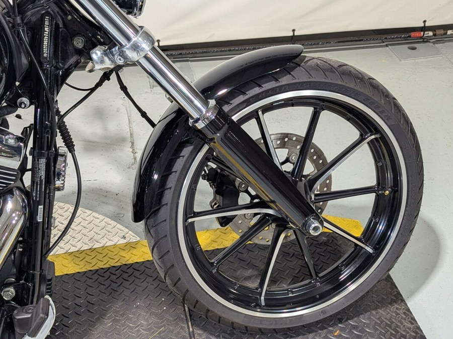 2016 Harley-Davidson® Breakout® Vivid Black