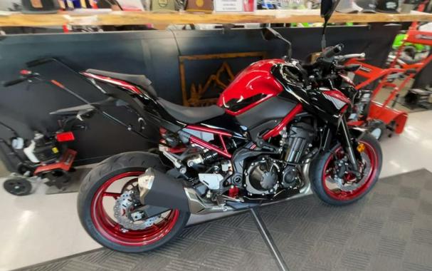 2024 Kawasaki Z900 ABS Candy Persimmon Red/Ebony