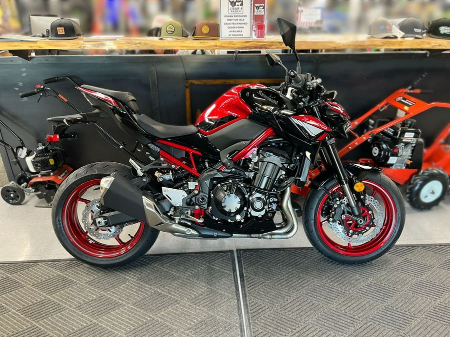 2024 Kawasaki Z900 ABS Candy Persimmon Red/Ebony