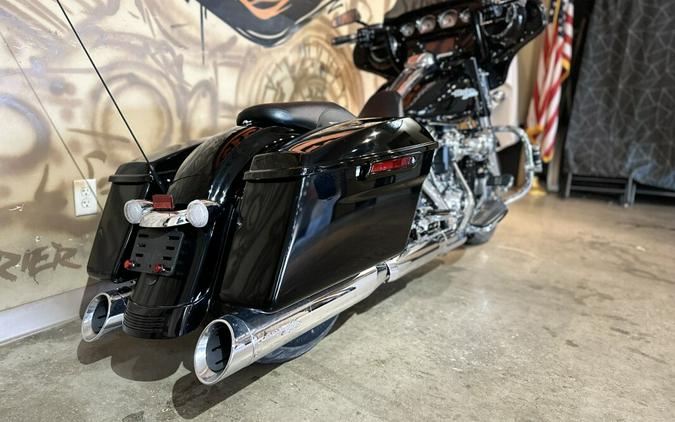 FLHXS 2017 Street Glide® Special