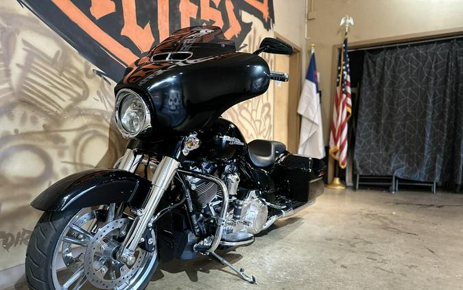 FLHXS 2017 Street Glide® Special