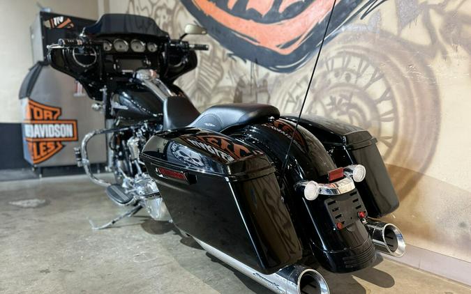 FLHXS 2017 Street Glide® Special