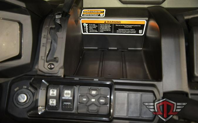 2025 Can-Am Defender XT HD10