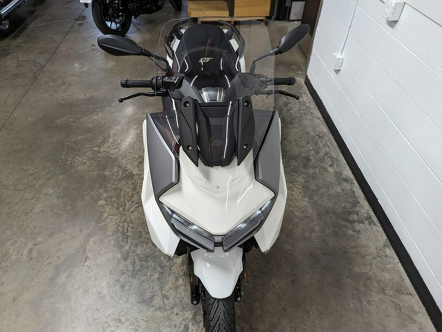 2024 BMW C 400 GT Alpine White