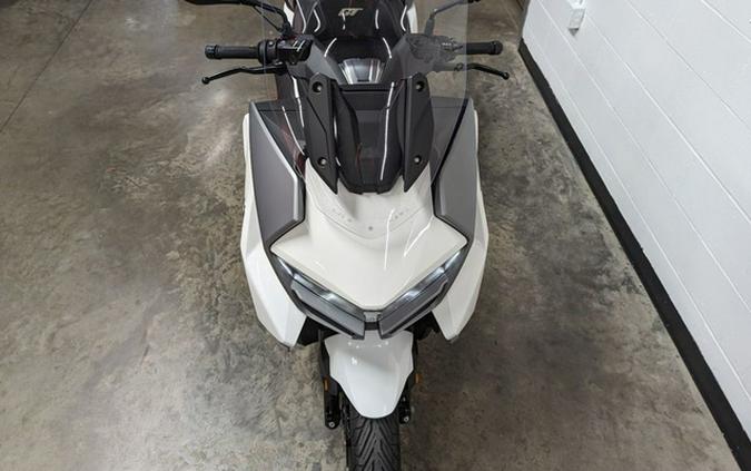 2024 BMW C 400 GT Alpine White
