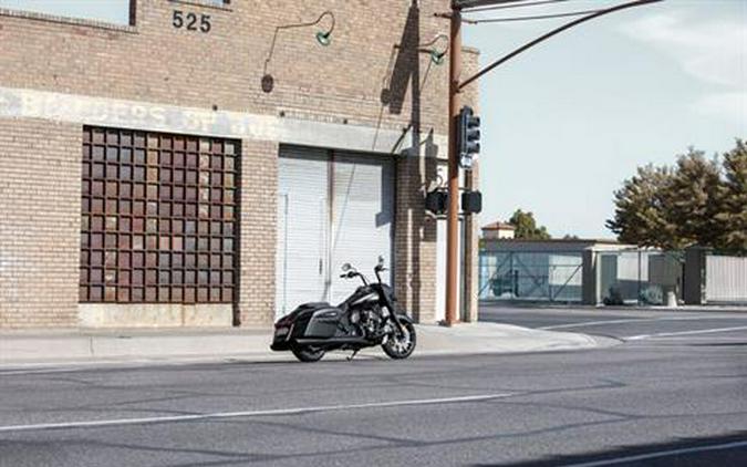 2020 Indian Motorcycle Springfield® Dark Horse®