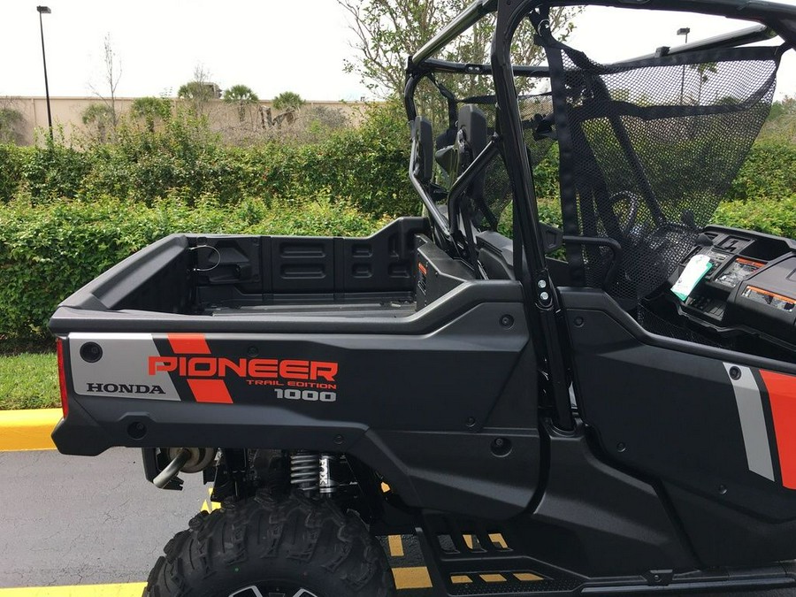 2023 Honda Pioneer 1000 Trail