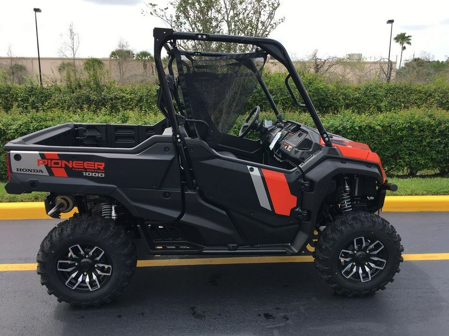 2023 Honda Pioneer 1000 Trail