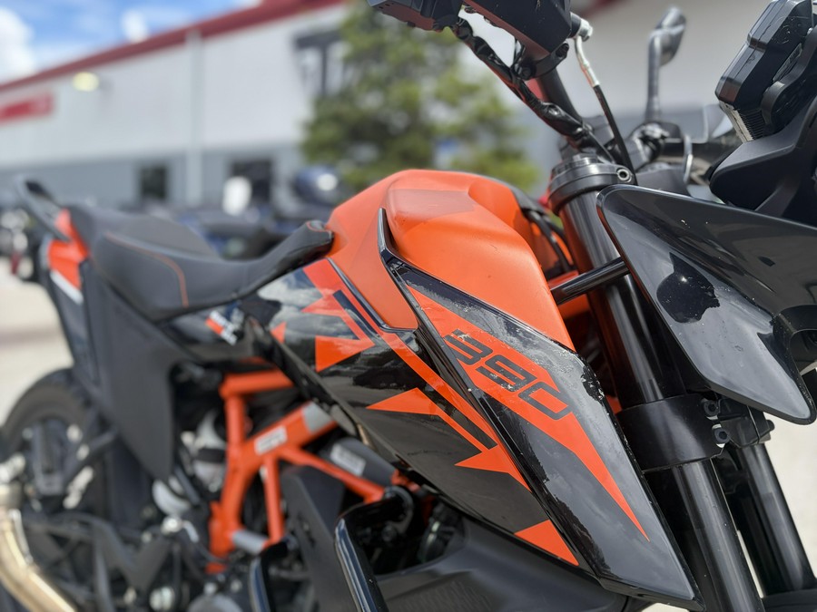 2026 KTM 390 SMC R