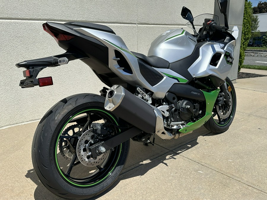 2024 Kawasaki Ninja 7 Hybrid ABS