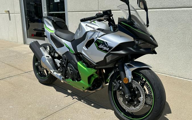 2024 Kawasaki Ninja 7 Hybrid First Look [12 Fast Facts; 40 Pics]